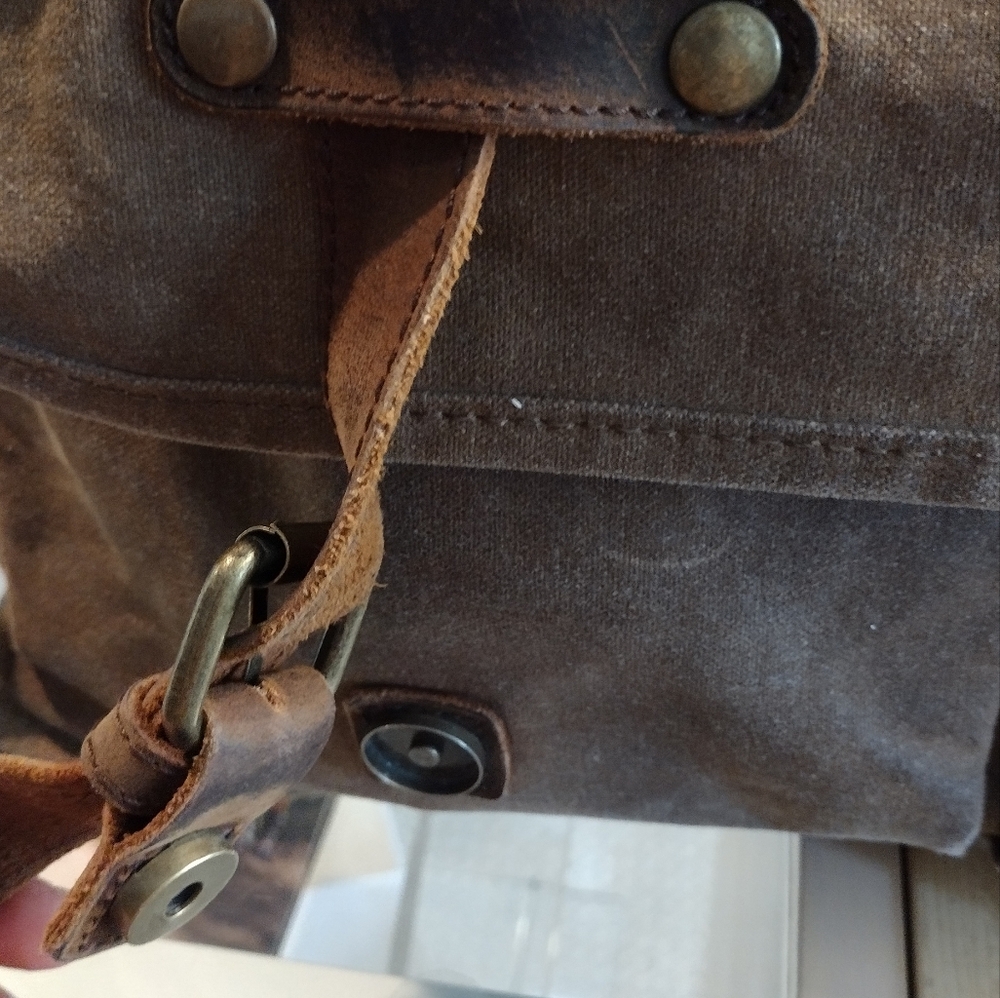 Newhey Vintage Brown Canvas Messenger Bag - Picture 5 of 10